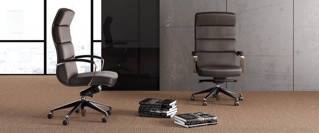 Modern Scena executive chairs in brown leather, with a high back and adjustable height.
