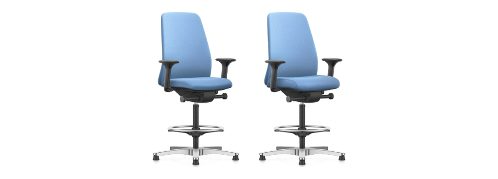EVERYis1 Counter Chair by Interstuhl in two versions.