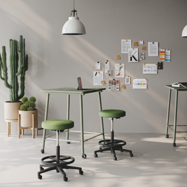 Las Mobili Sipario Stool in a modern workplace