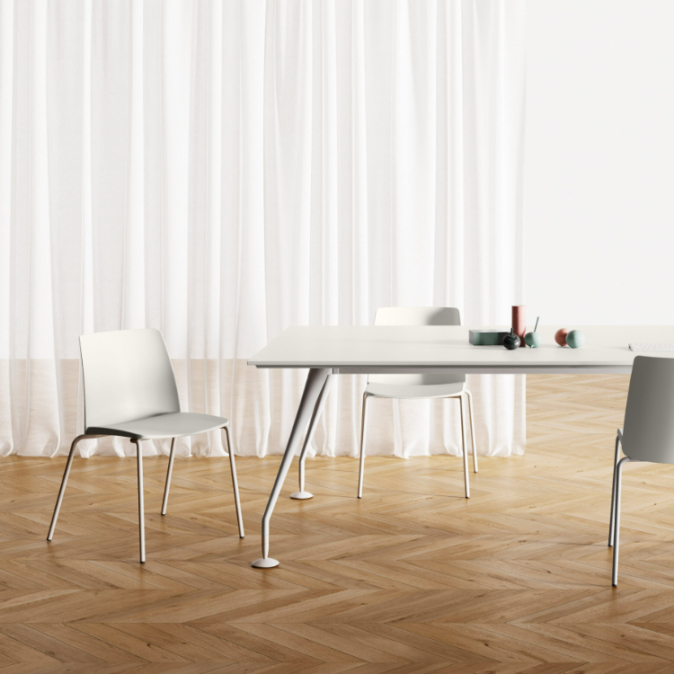 Las Mobili Vedette Chair in a modern workplace