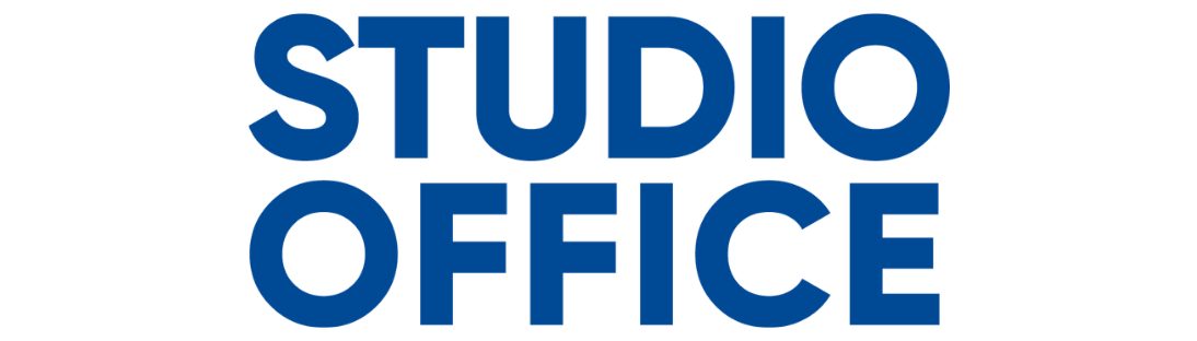 Синий текстовый логотип STUDIO OFFICE на белом фоне с жирными заглавными буквами для узнаваемости бренда
